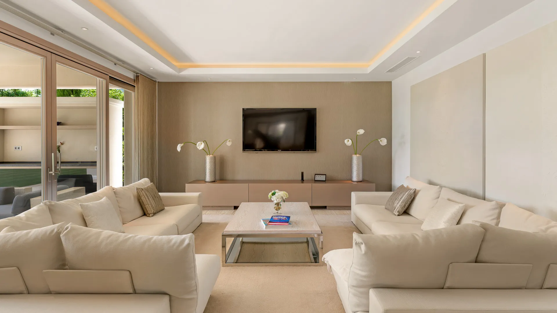 Villa for sale in Sotogrande with 6 bedrooms