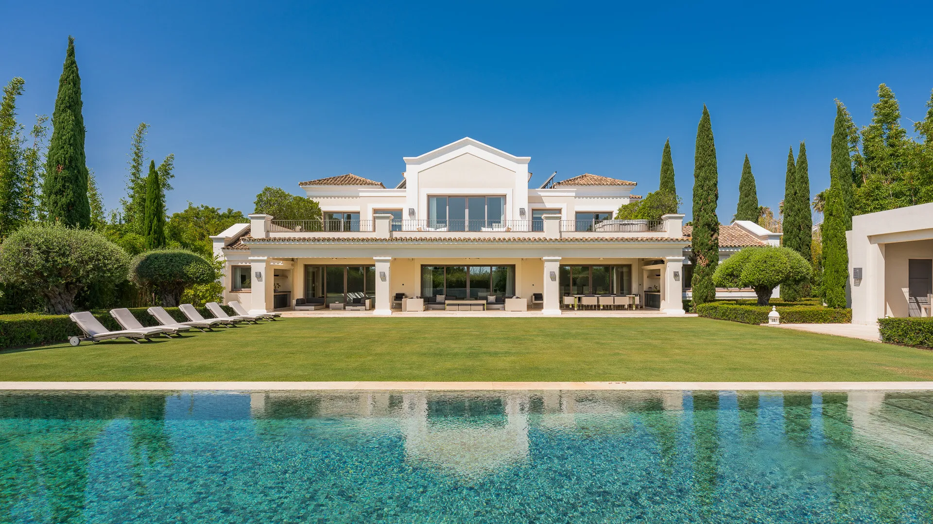 Villa for sale in Sotogrande with 6 bedrooms