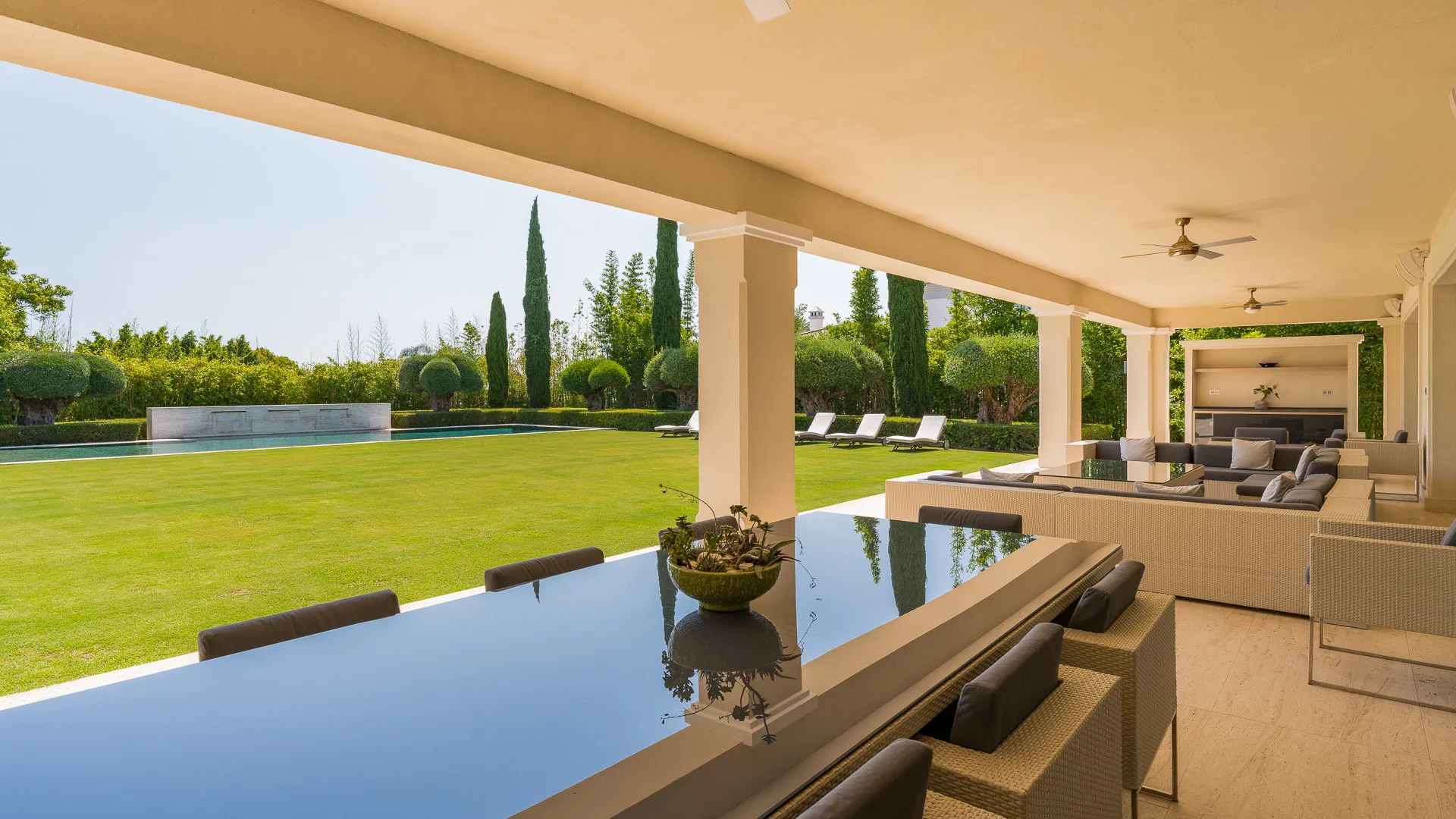 Villa for sale in Sotogrande with 6 bedrooms