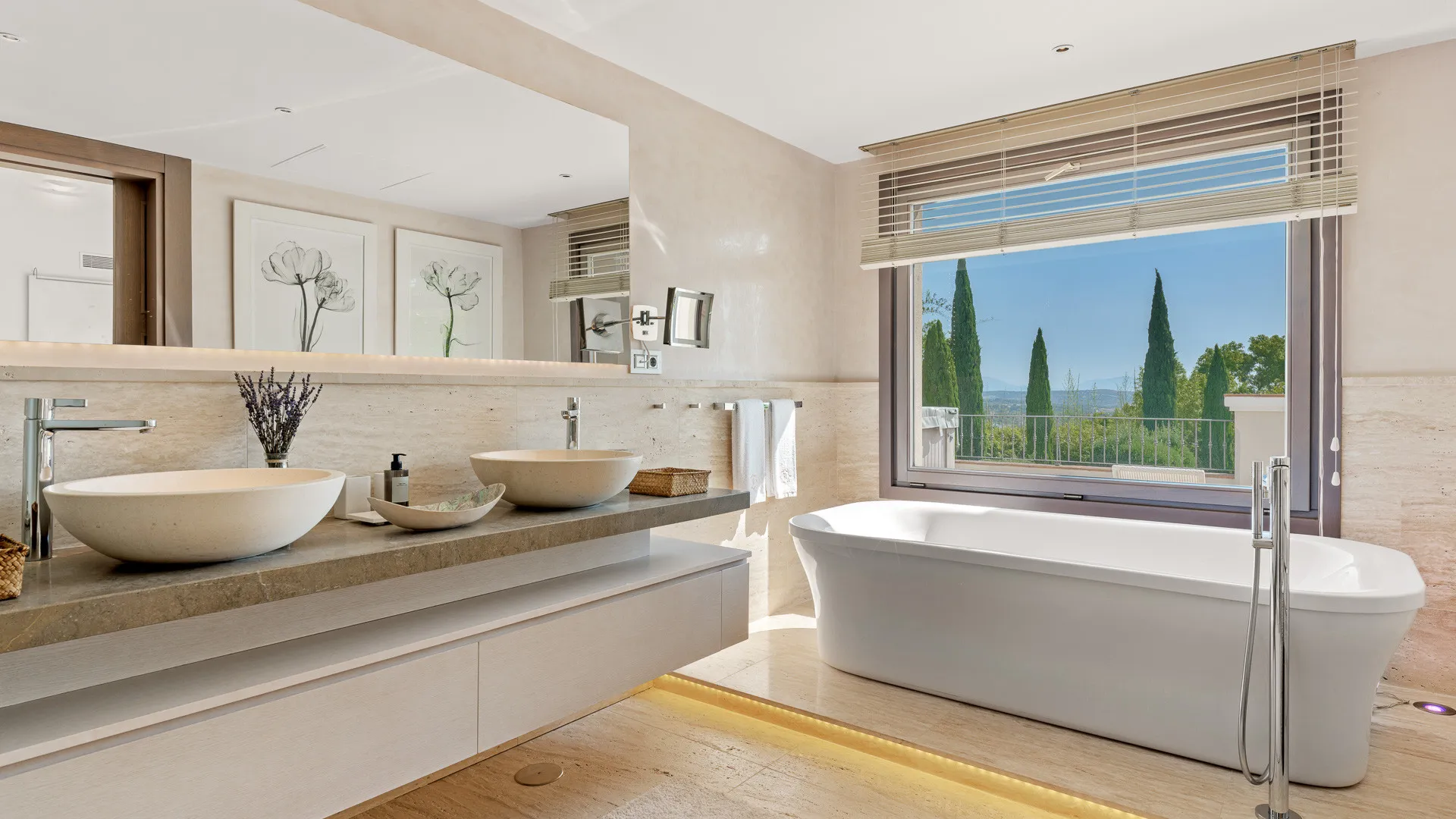 Villa for sale in Sotogrande with 6 bedrooms