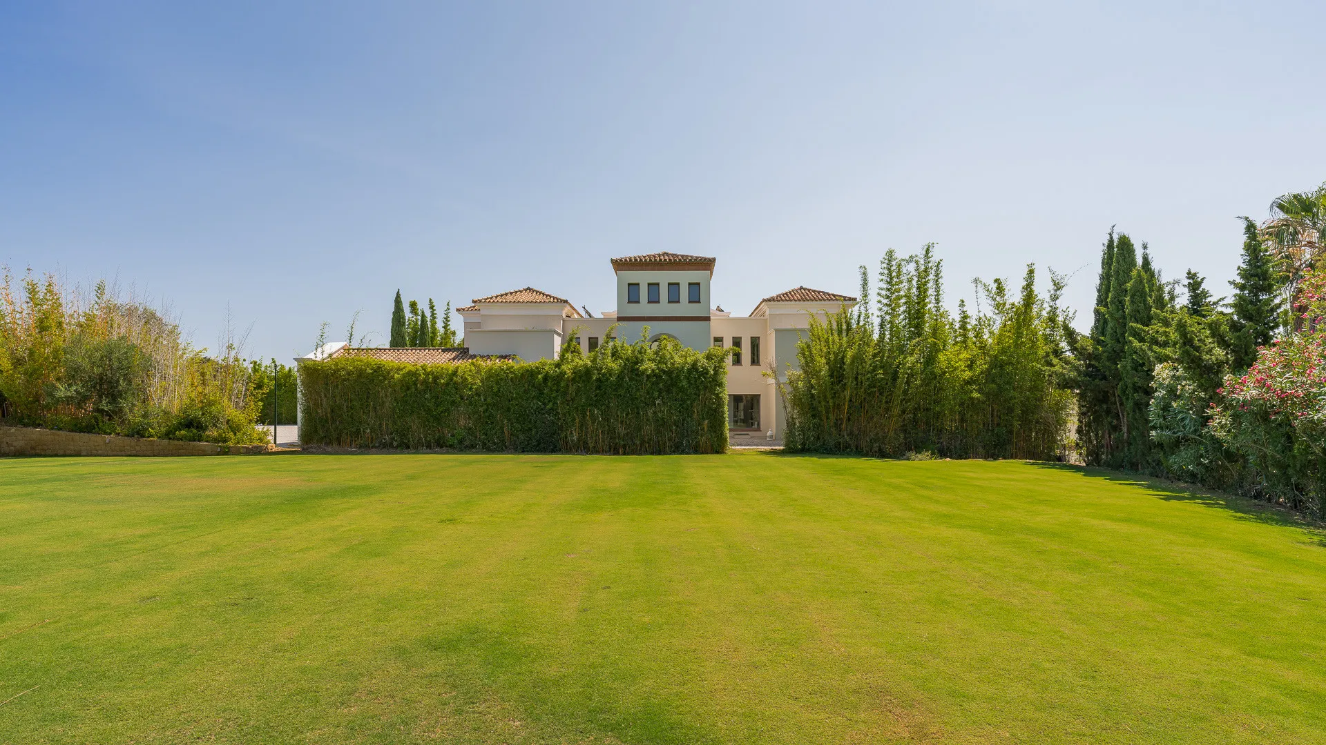 Villa for sale in Sotogrande with 6 bedrooms