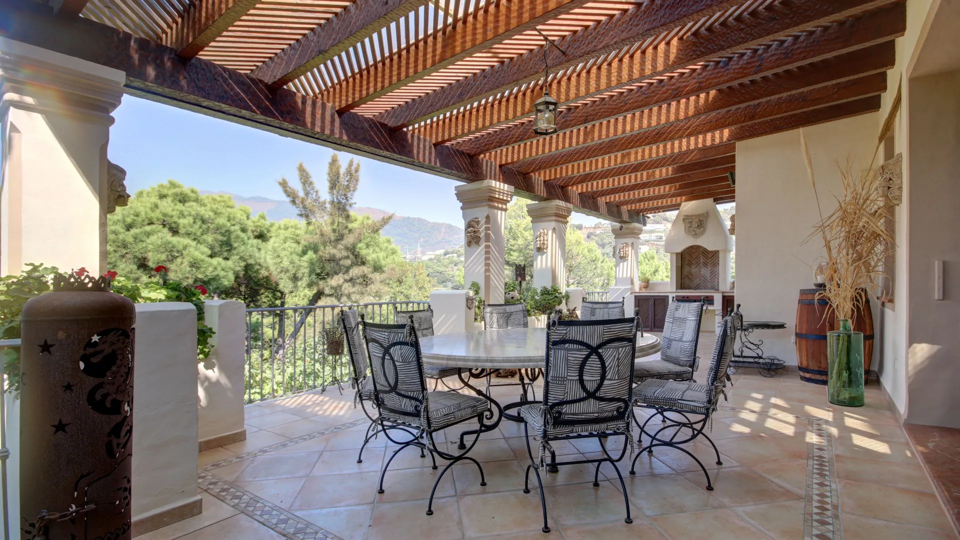 Buy villa in La Zagaleta