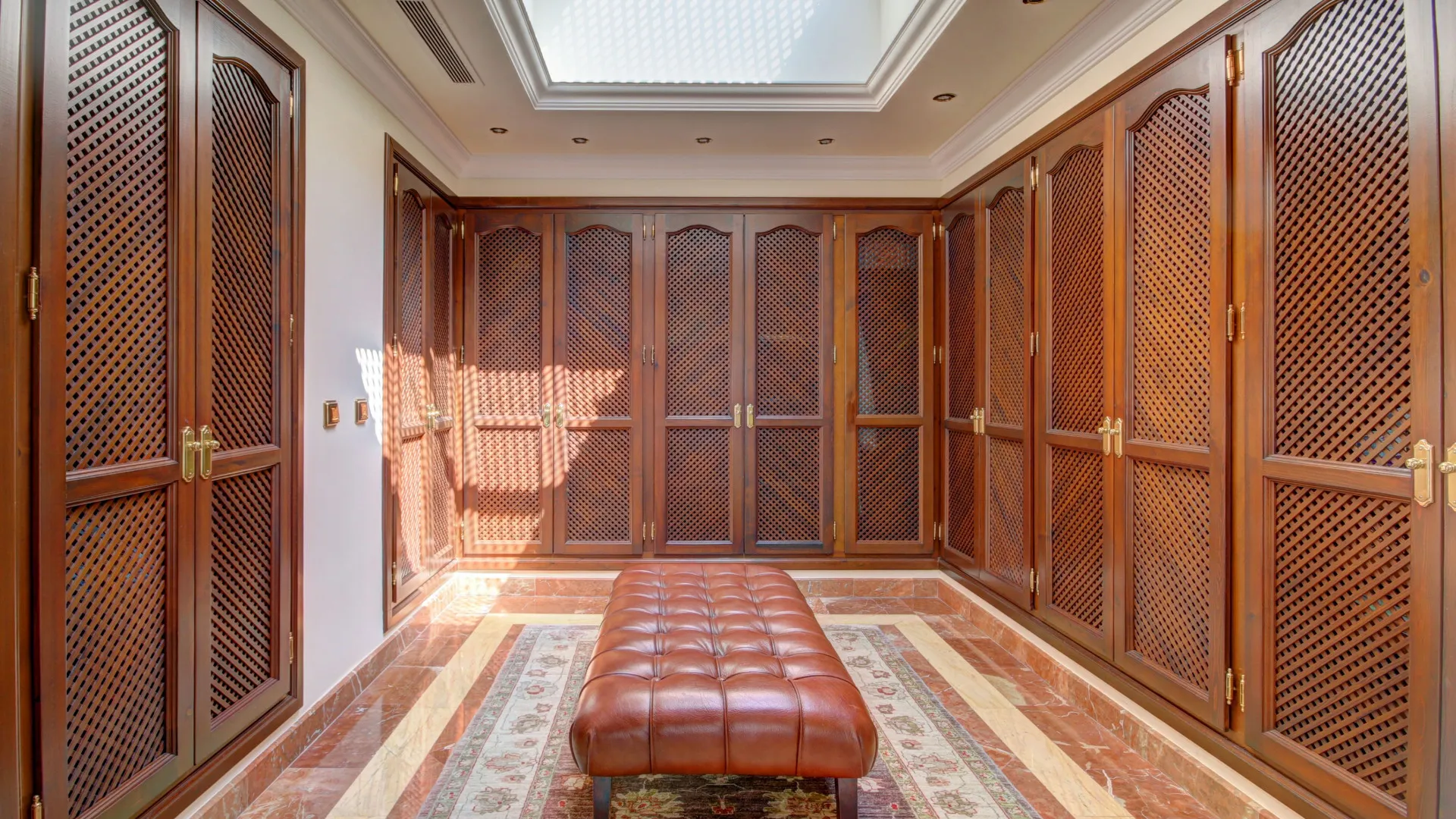 Buy villa in La Zagaleta