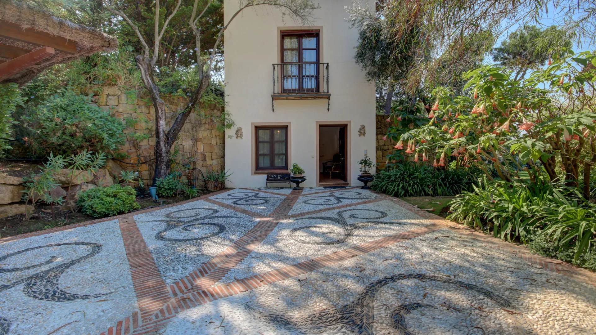 Buy villa in La Zagaleta