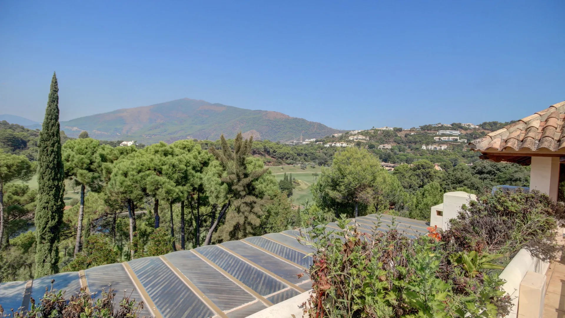 Buy villa in La Zagaleta