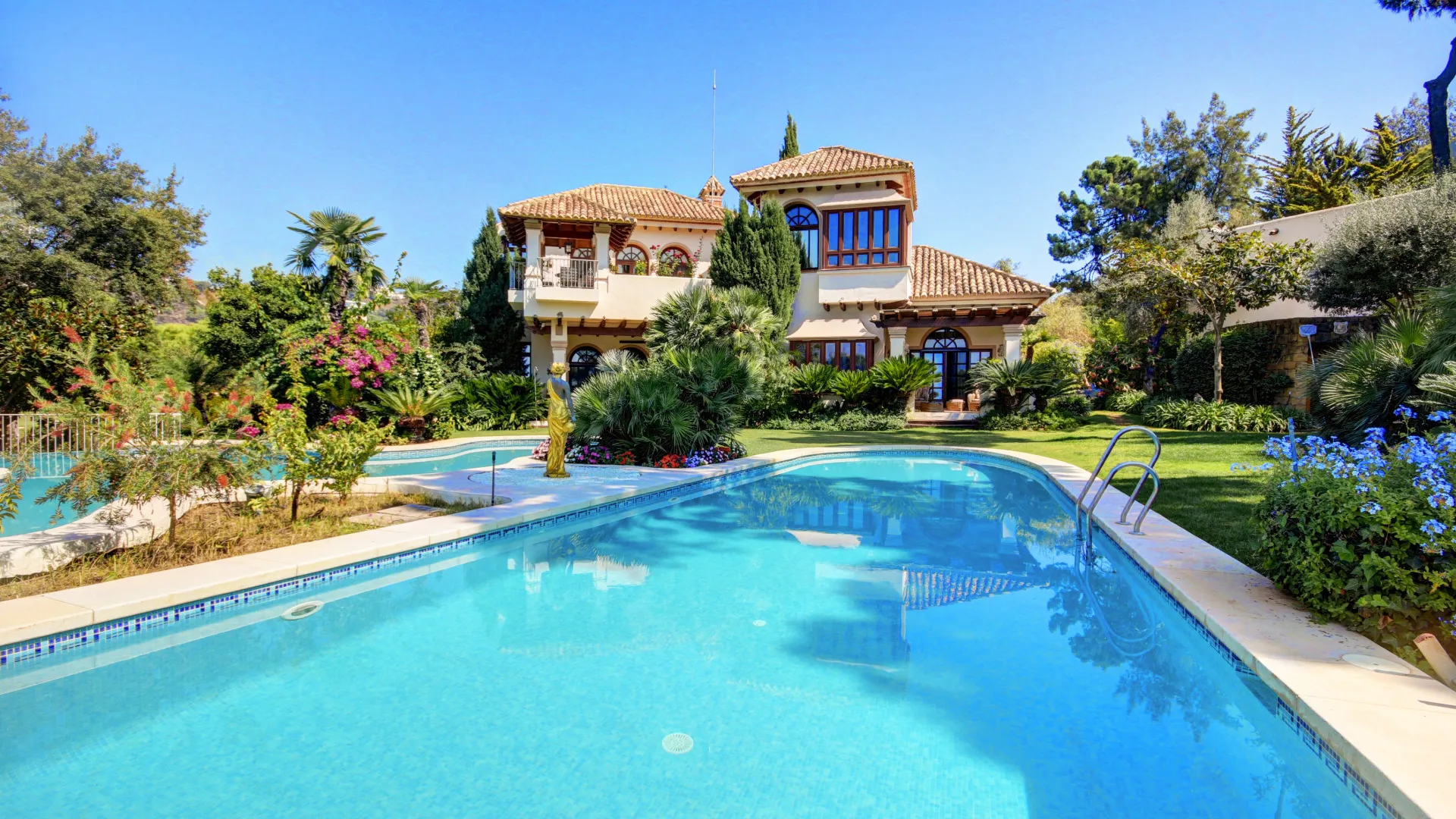 Buy villa in La Zagaleta