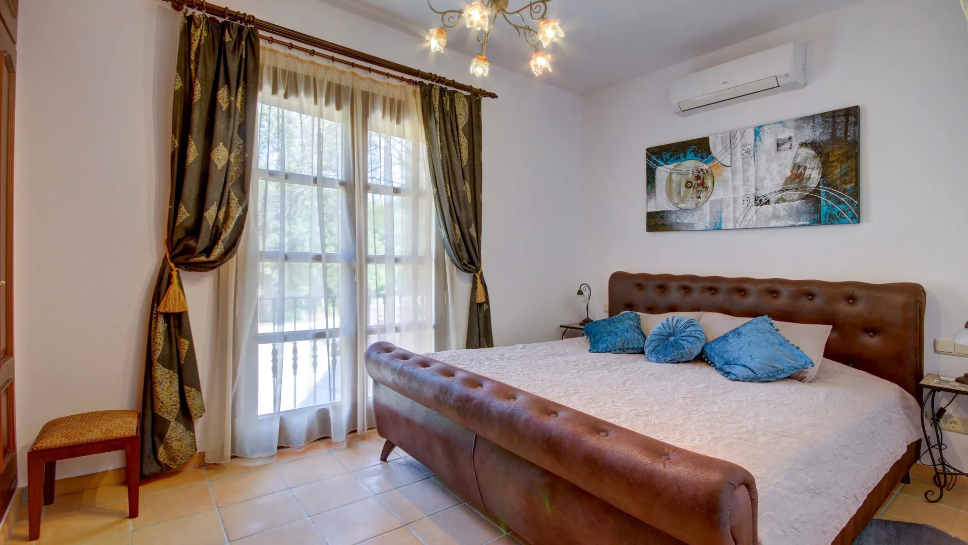 Buy villa in La Zagaleta