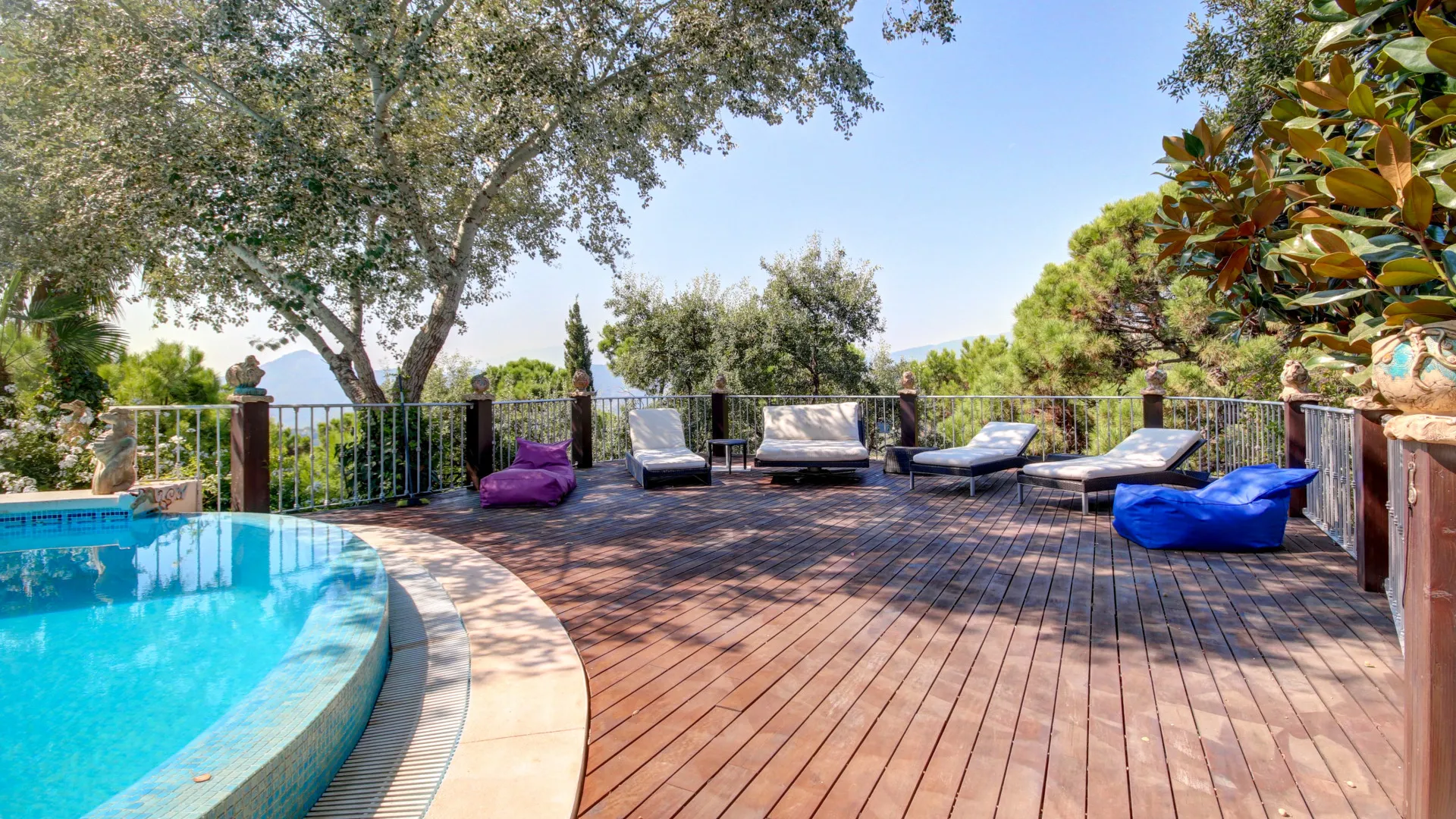 Buy villa in La Zagaleta