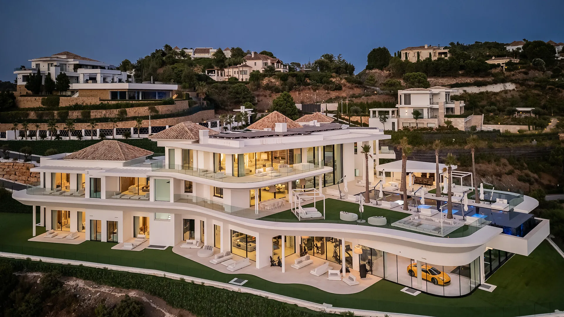 For sale 16 bedrooms villa in La Zagaleta