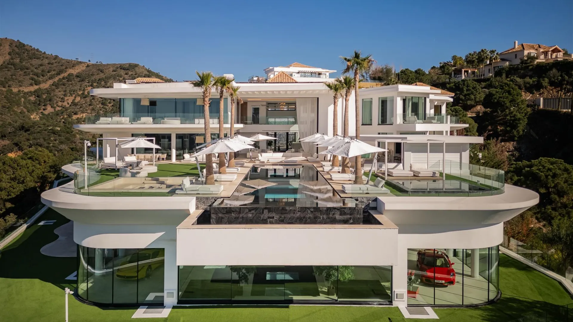 For sale 16 bedrooms villa in La Zagaleta