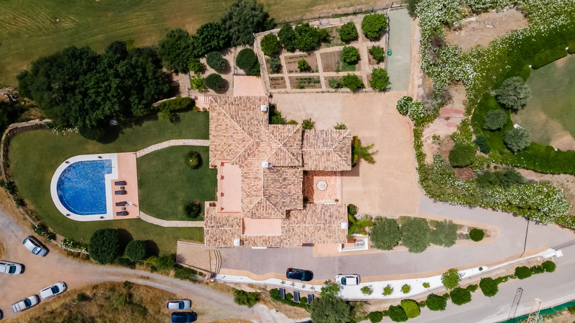 For sale Marbella Club Golf Resort villa with 5 bedrooms