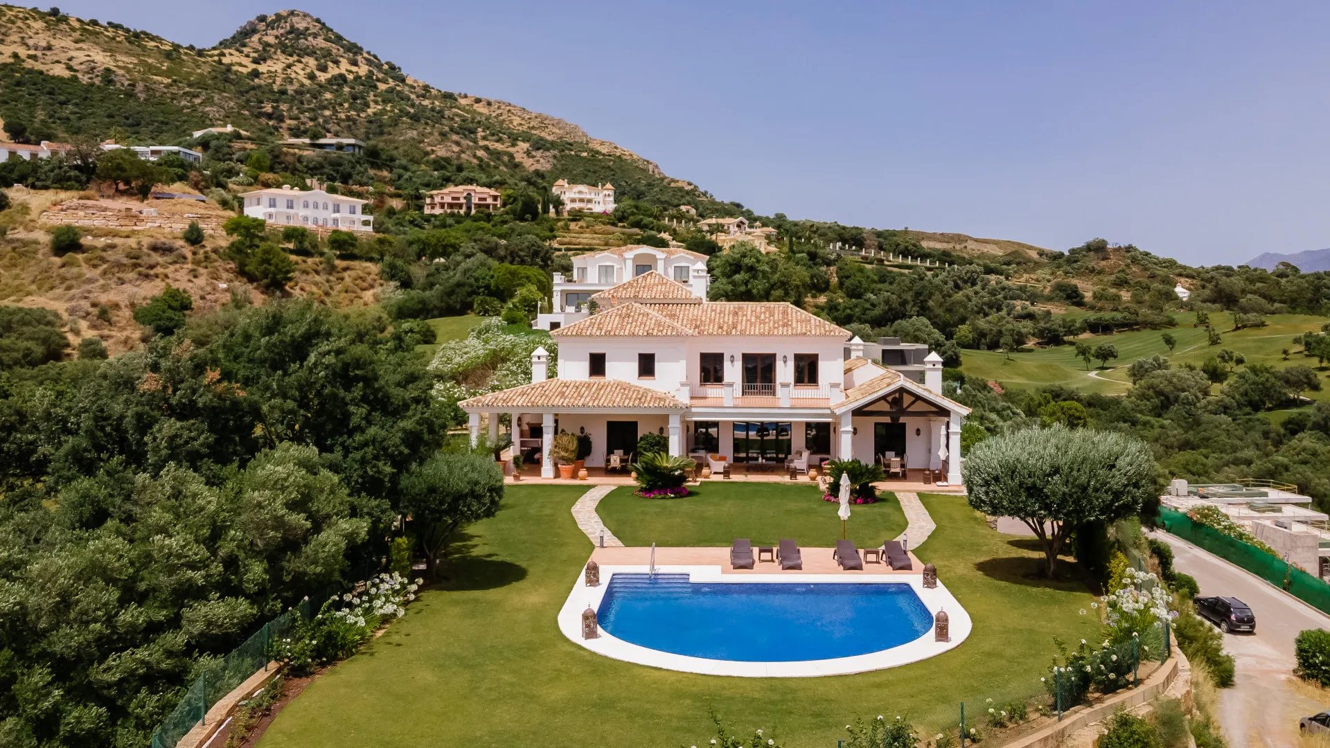 For sale Marbella Club Golf Resort villa with 5 bedrooms