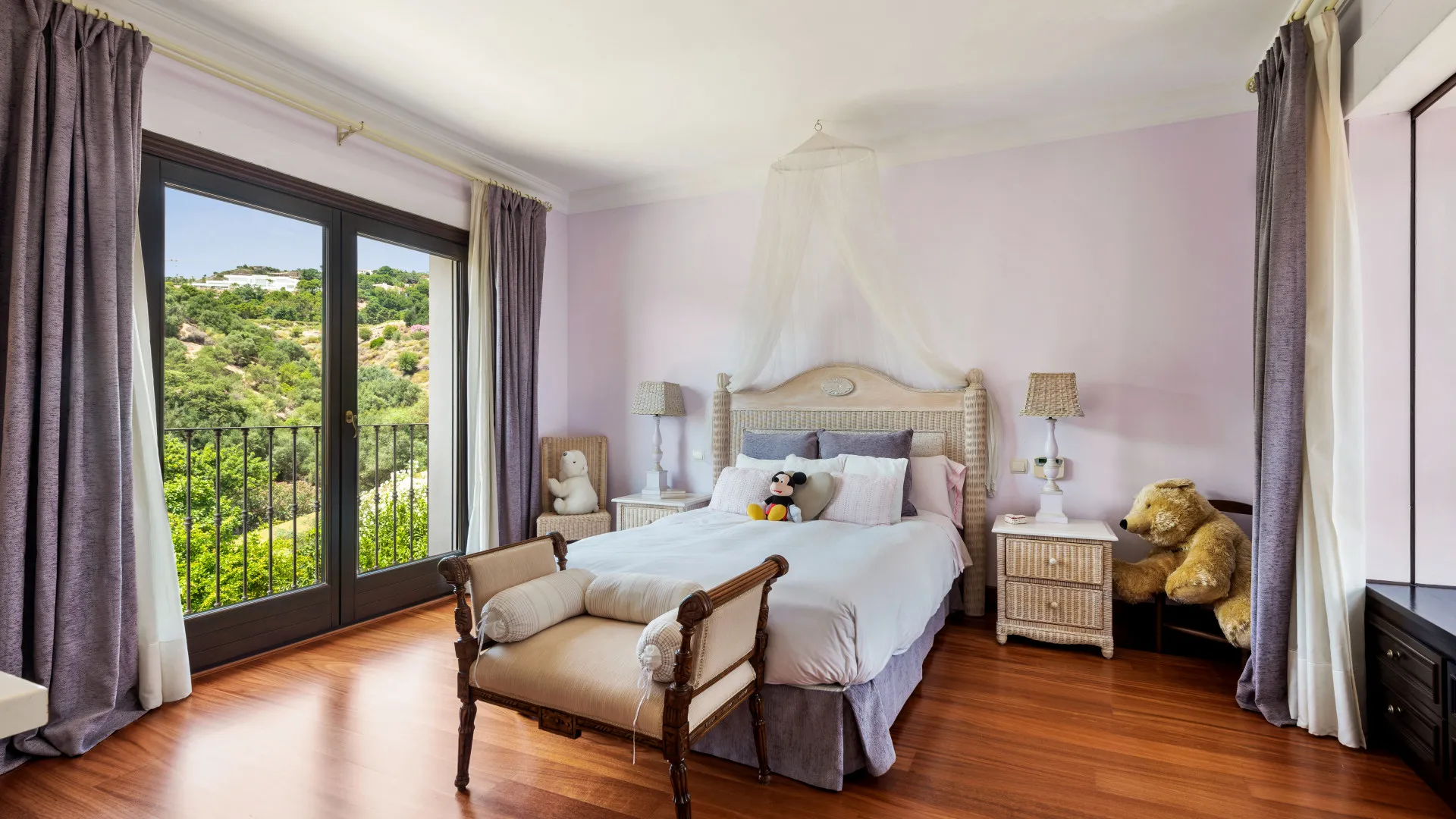 For sale Marbella Club Golf Resort villa with 5 bedrooms