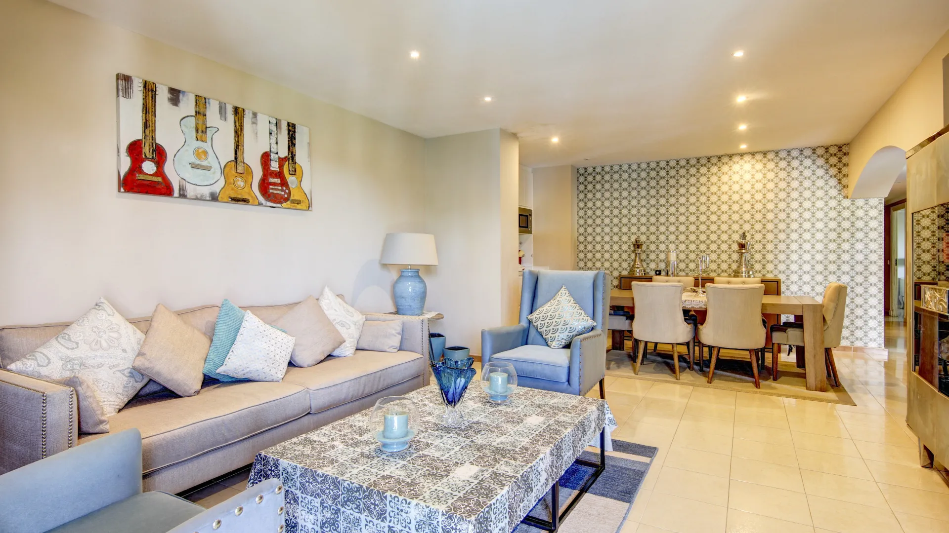 For sale Altos del Paraiso 6 bedrooms villa