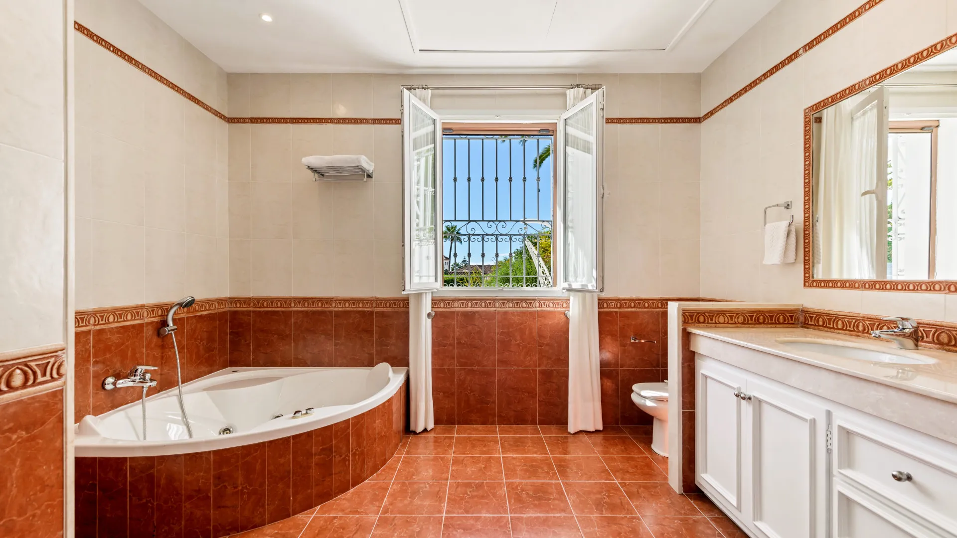 Villa a la venta en Sierra Blanca con 7 dormitorios