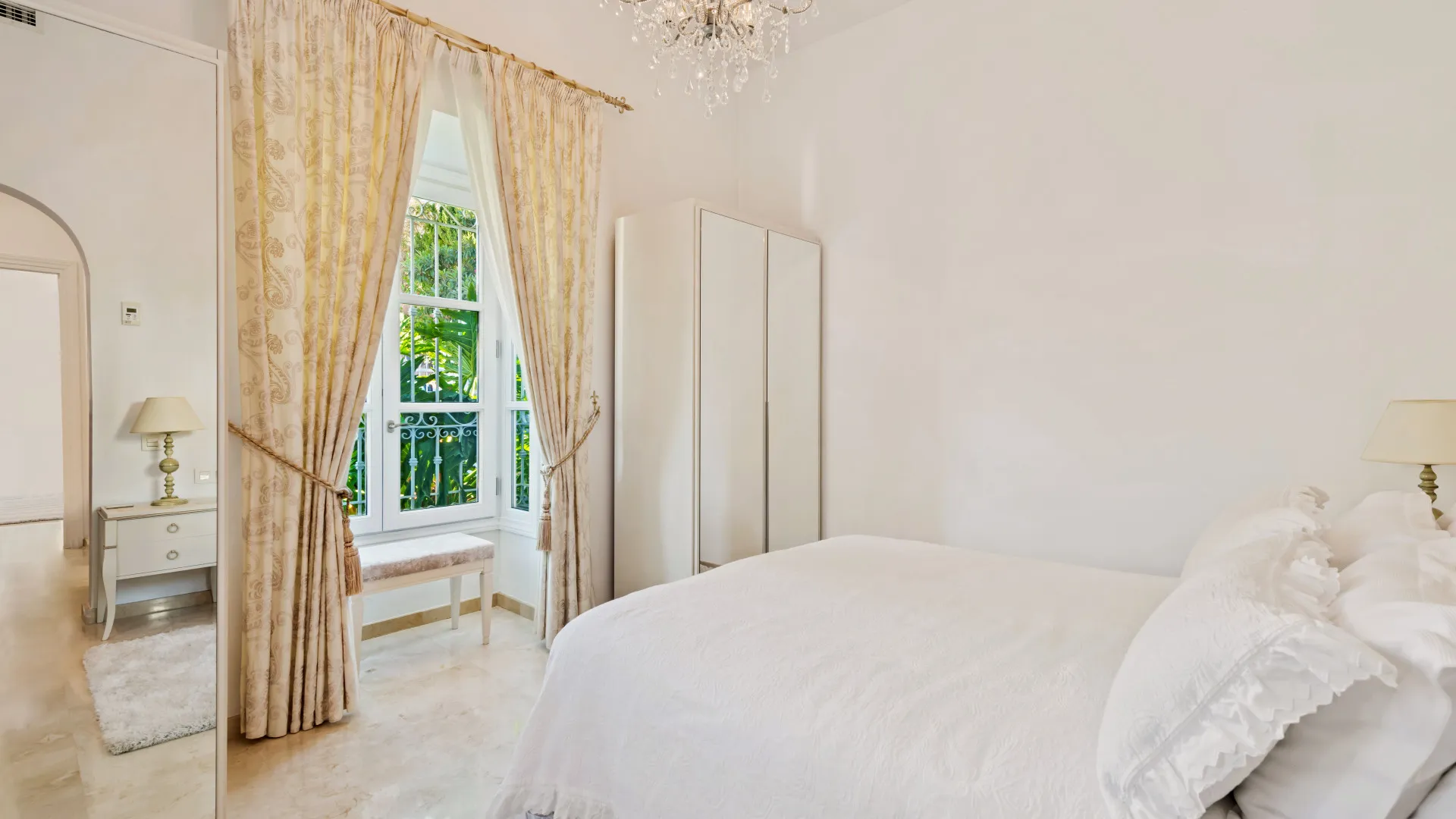 Villa a la venta en Sierra Blanca con 7 dormitorios