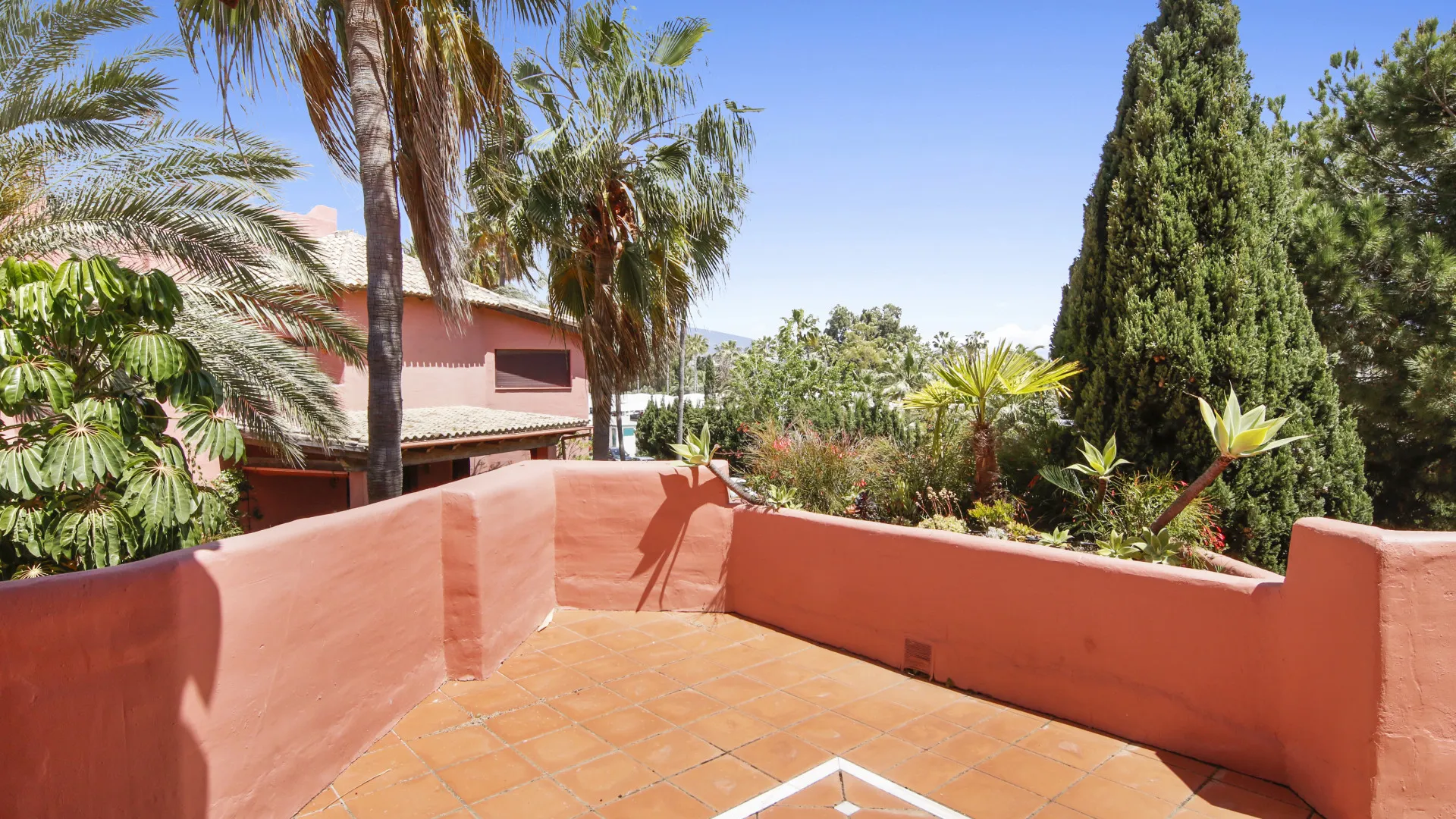 For sale duplex penthouse in Menara Beach