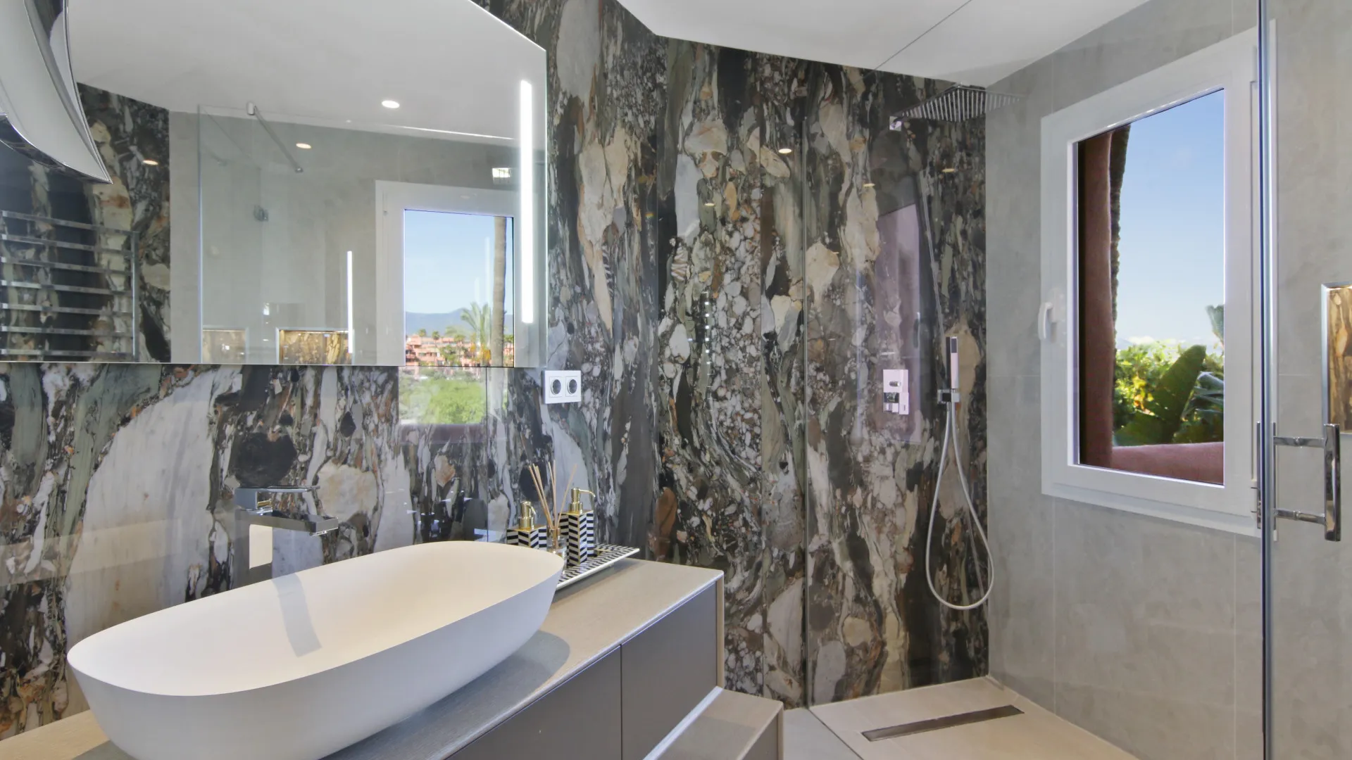 Menara Beach, atico duplex en venta de 3 dormitorios