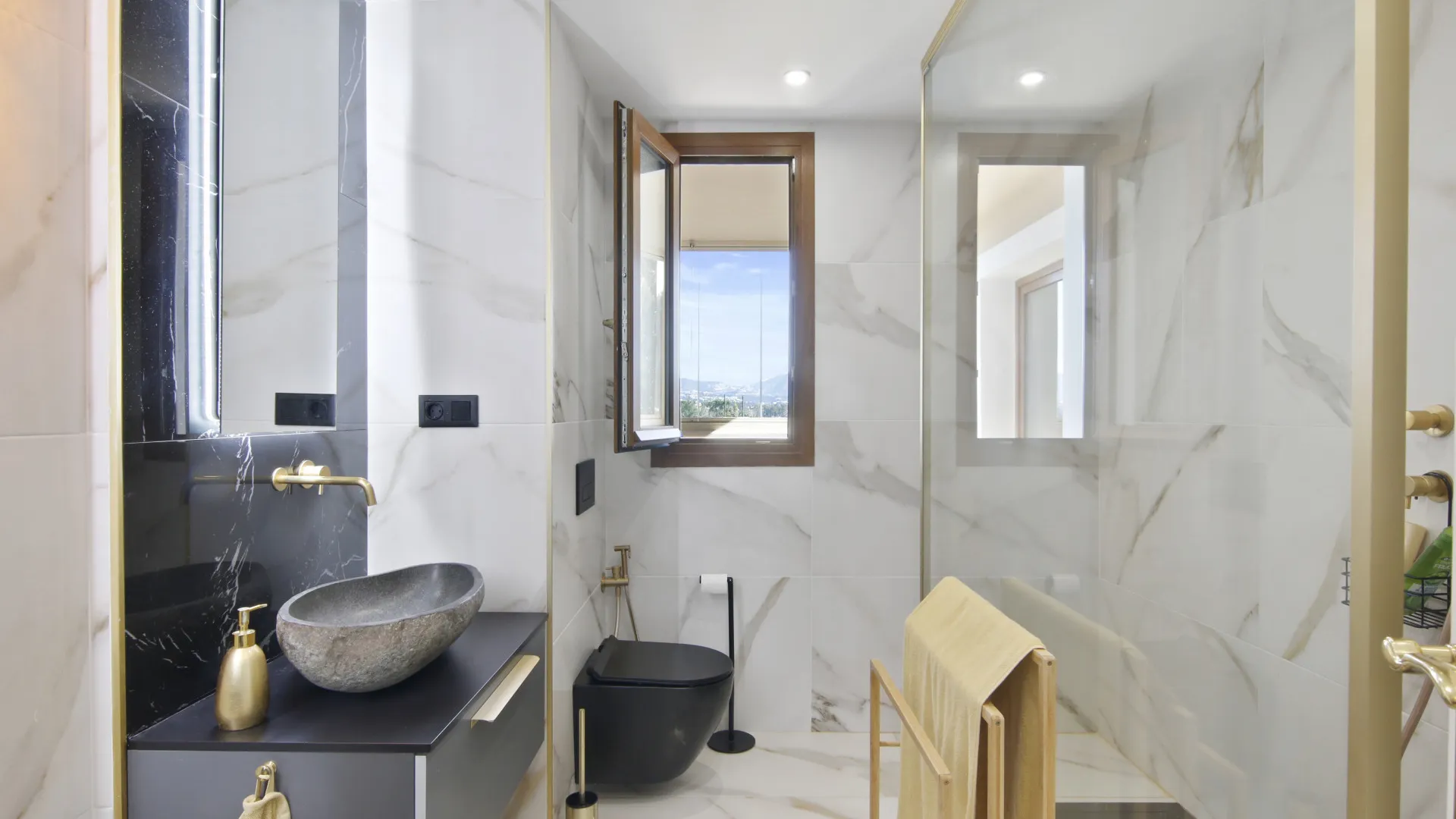 Apartment for sale in Paraiso Hills
