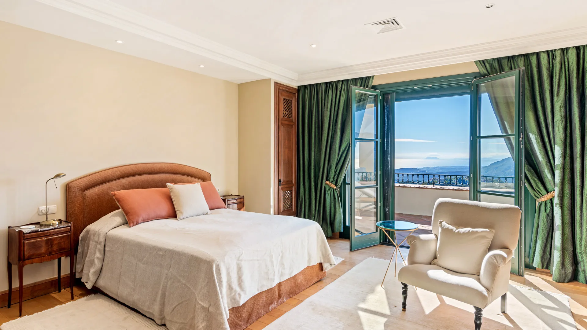 Villa for sale in La Zagaleta with 7 bedrooms