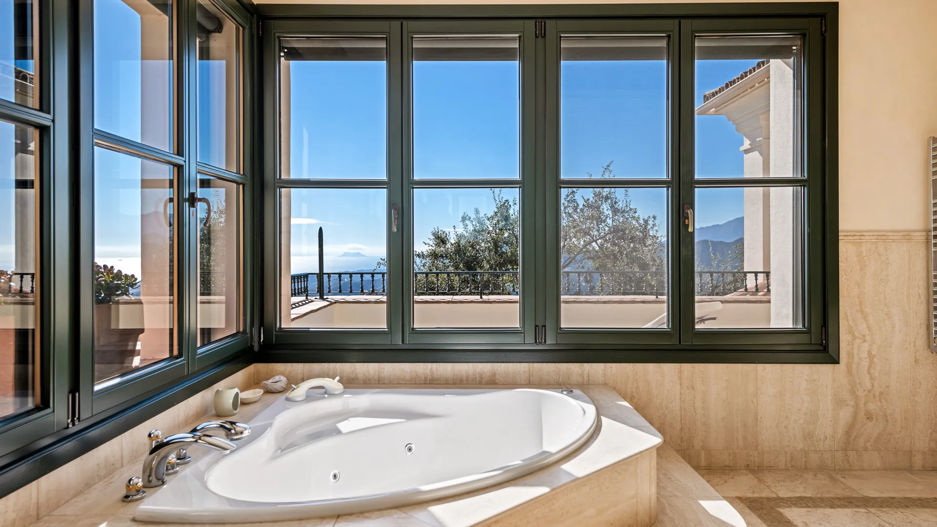 Villa for sale in La Zagaleta with 7 bedrooms