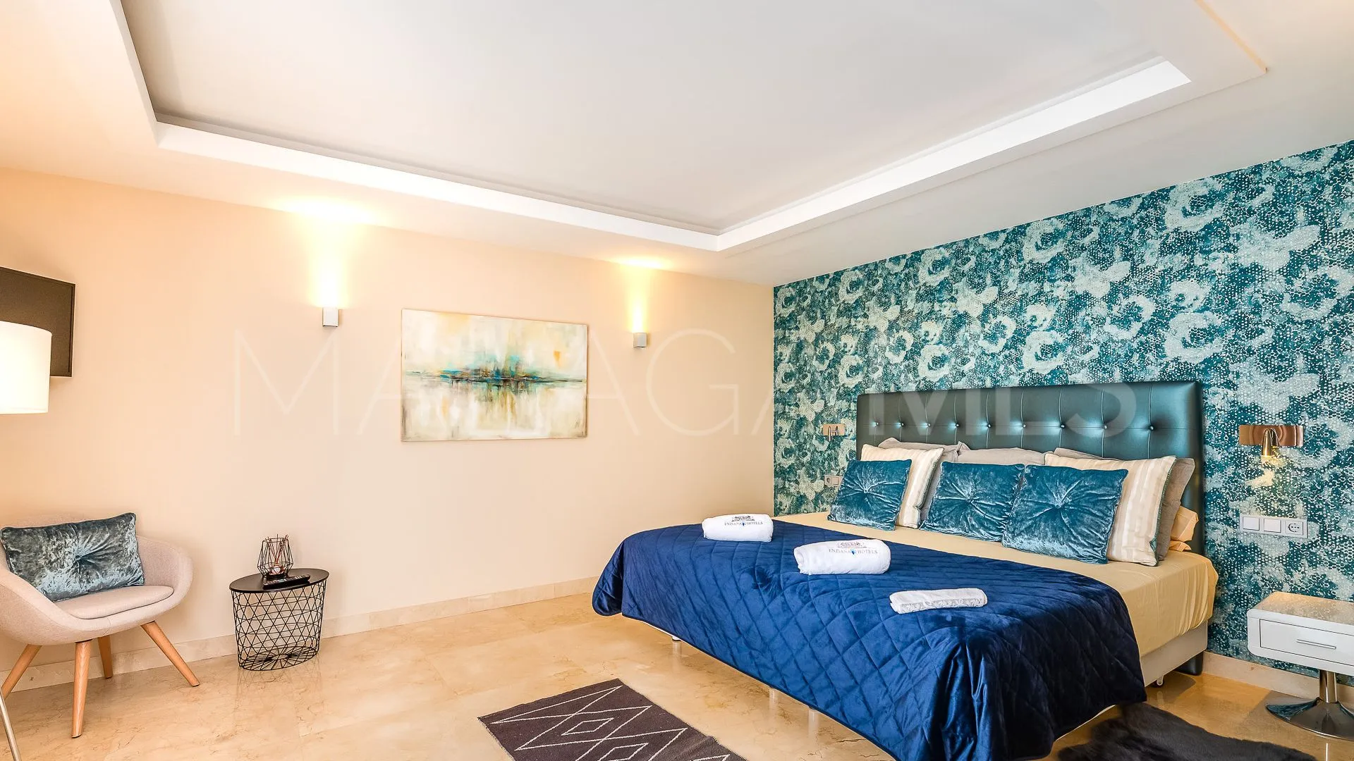 Altos del Paraiso 5 bedrooms villa for sale