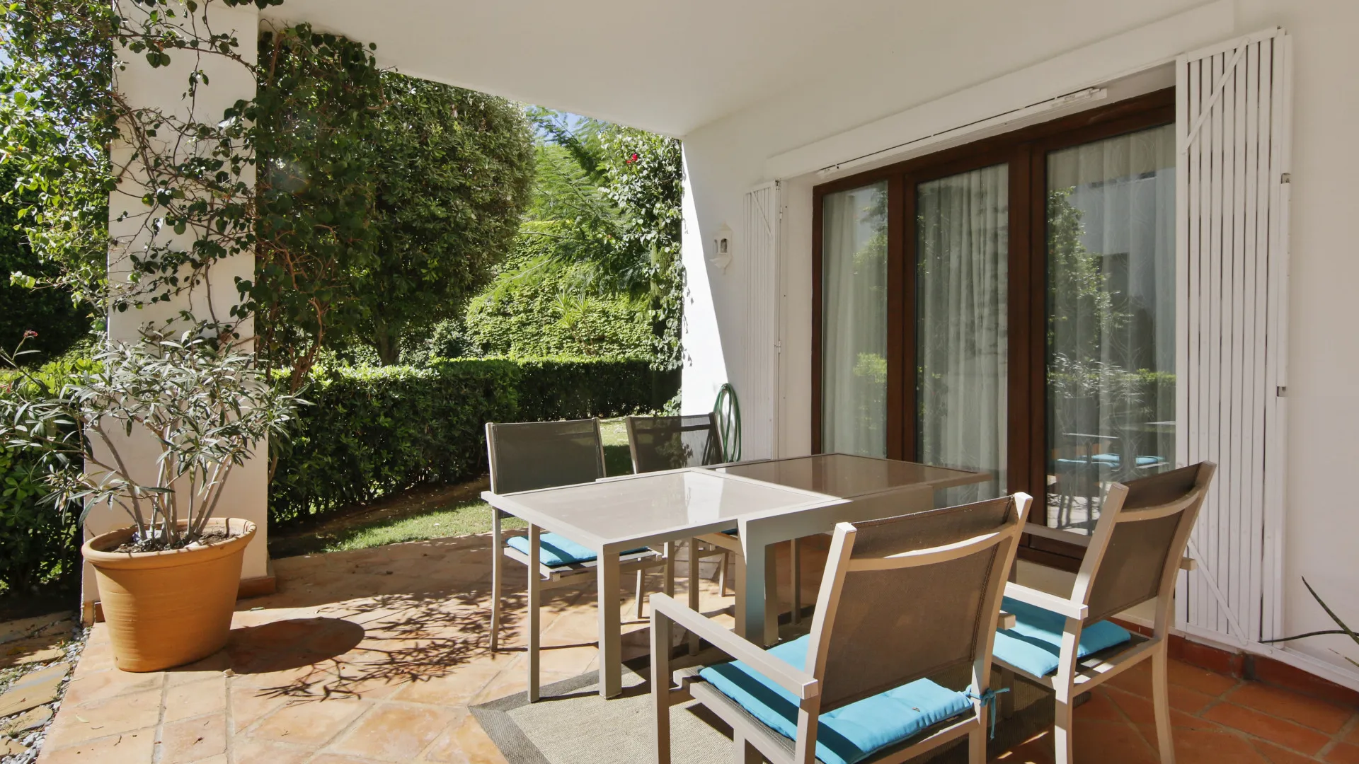 Comprar apartamento planta baja en Finca Cortesin