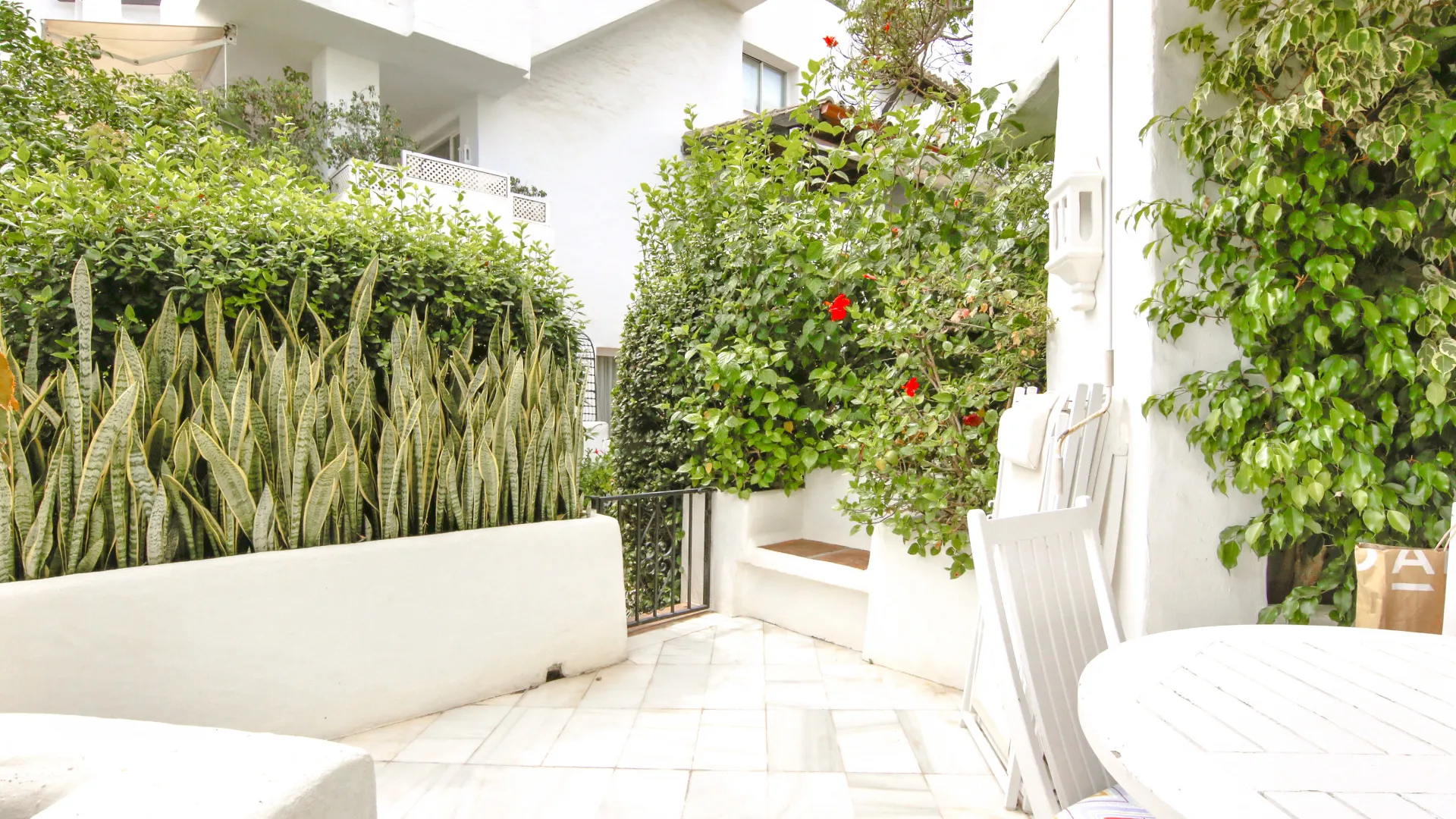 Comprar apartamento planta baja con 2 dormitorios en Alcazaba Beach