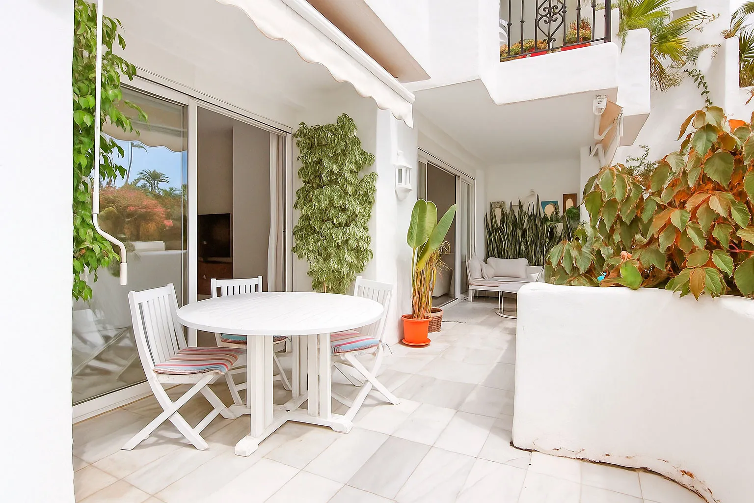 Comprar apartamento planta baja con 2 dormitorios en Alcazaba Beach