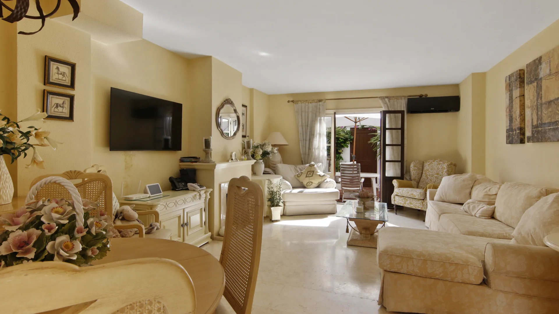 Buy town house in Villacana