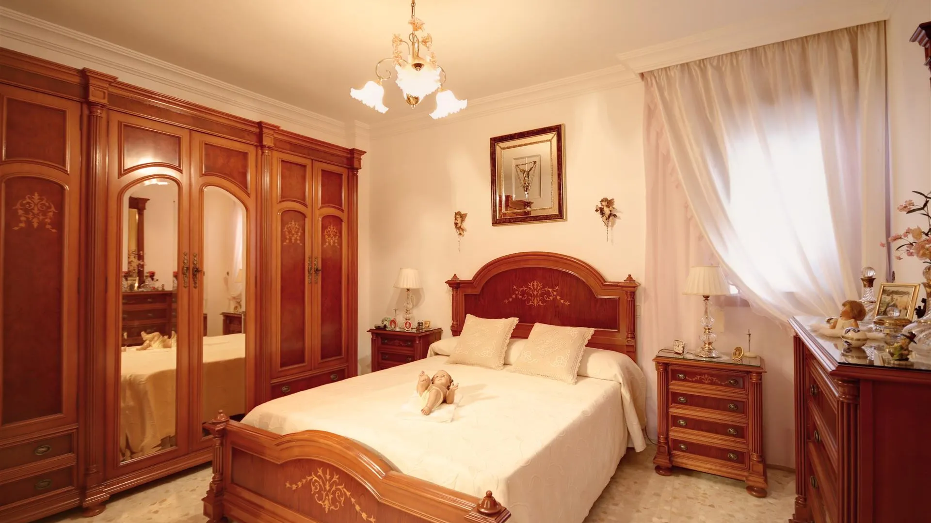 Comprar apartamento con 3 dormitorios en Estepona Casco Antiguo