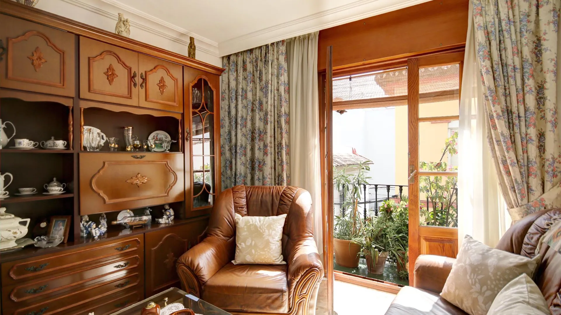 Comprar apartamento con 3 dormitorios en Estepona Casco Antiguo