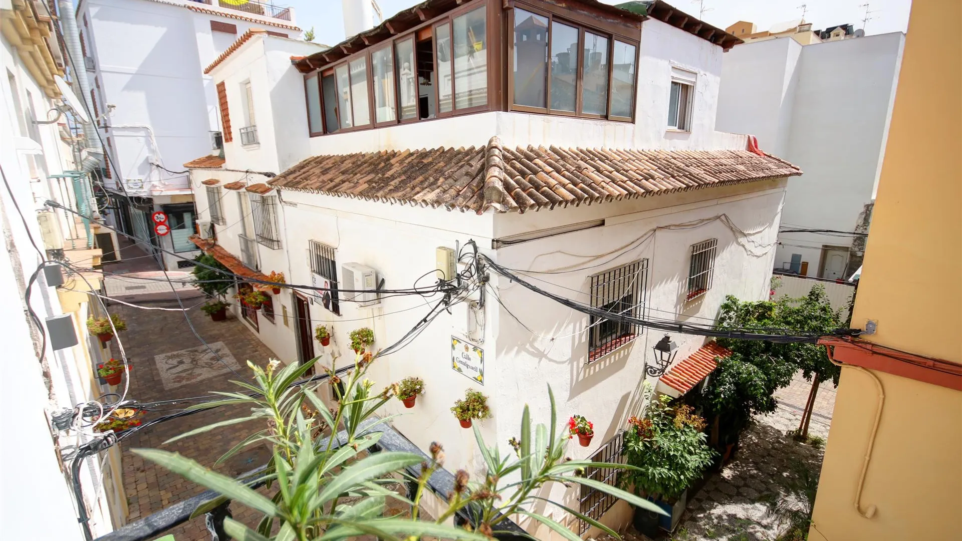 Comprar apartamento con 3 dormitorios en Estepona Casco Antiguo