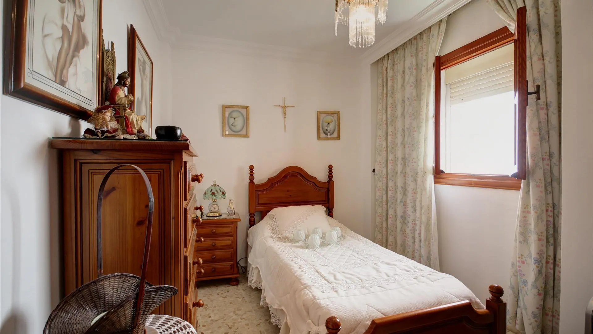 Comprar apartamento con 3 dormitorios en Estepona Casco Antiguo