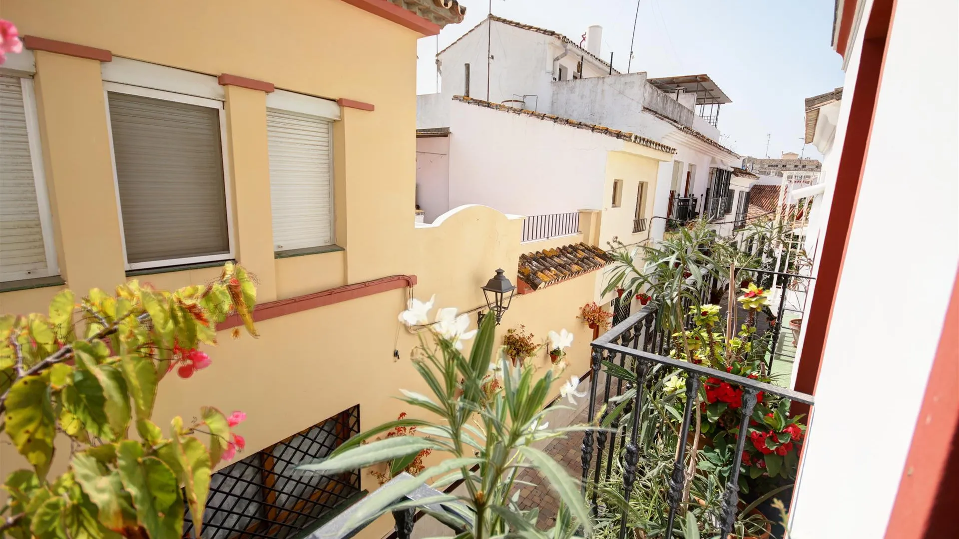 Comprar apartamento con 3 dormitorios en Estepona Casco Antiguo