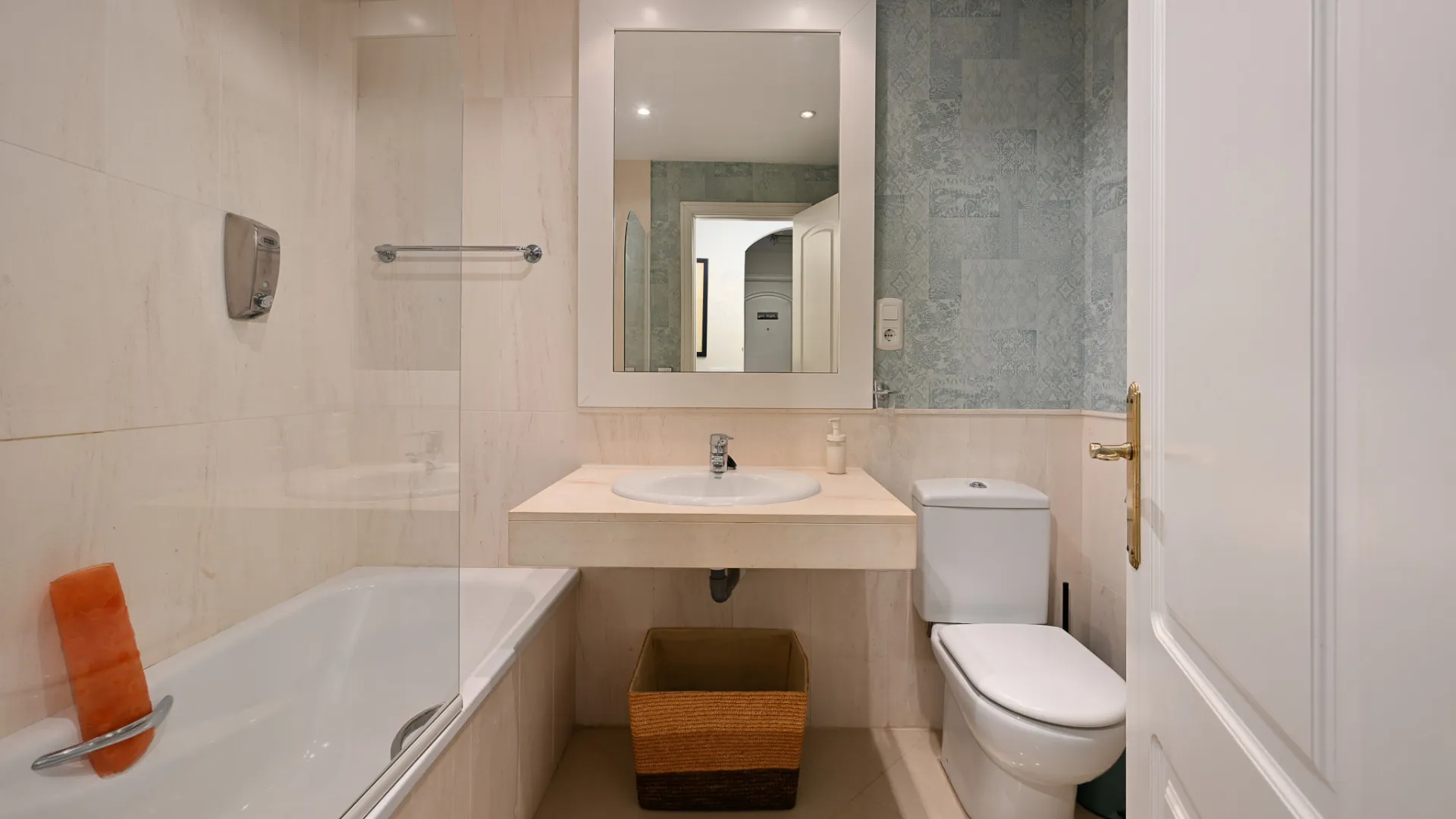 Calahonda 2 bedrooms apartment for sale