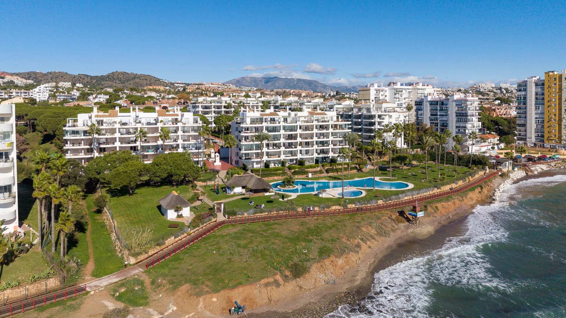 Calahonda 2 bedrooms apartment for sale