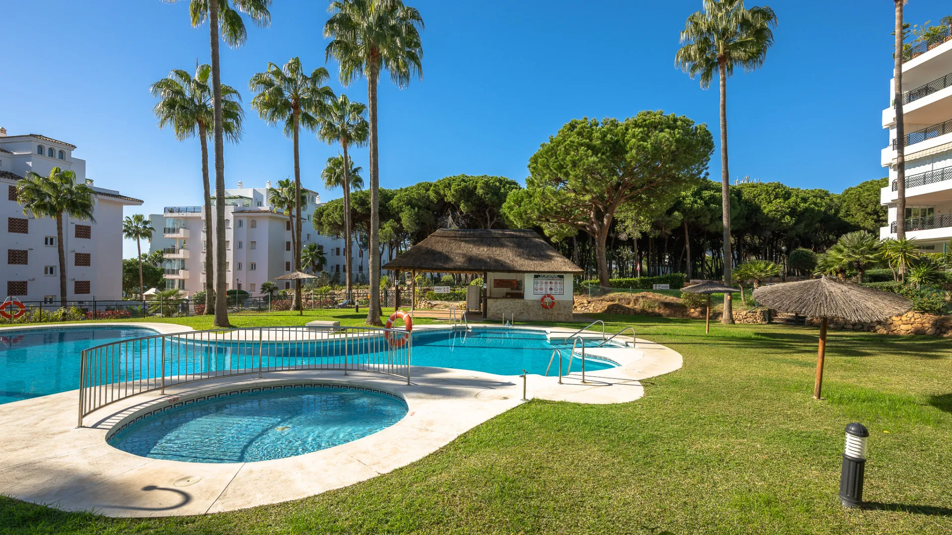 Calahonda 2 bedrooms apartment for sale