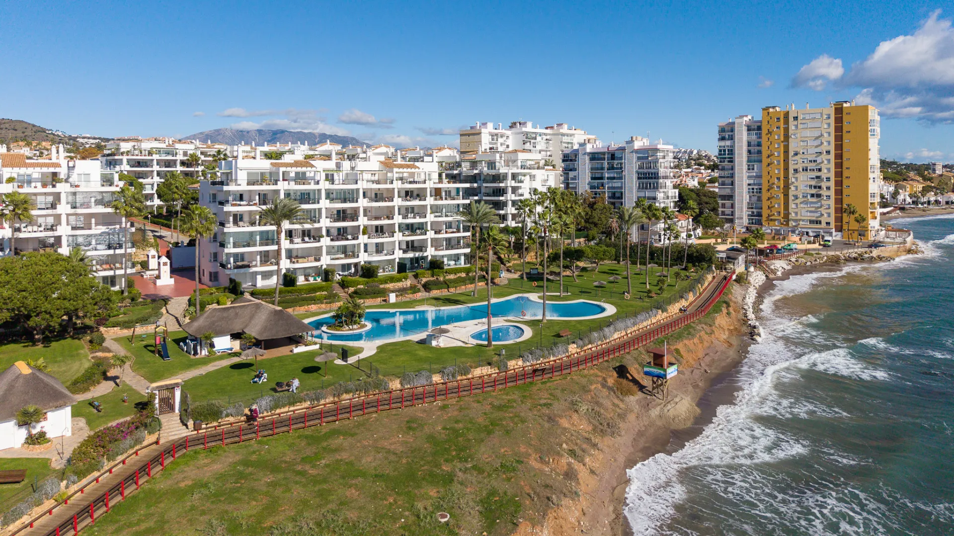 Calahonda 2 bedrooms apartment for sale