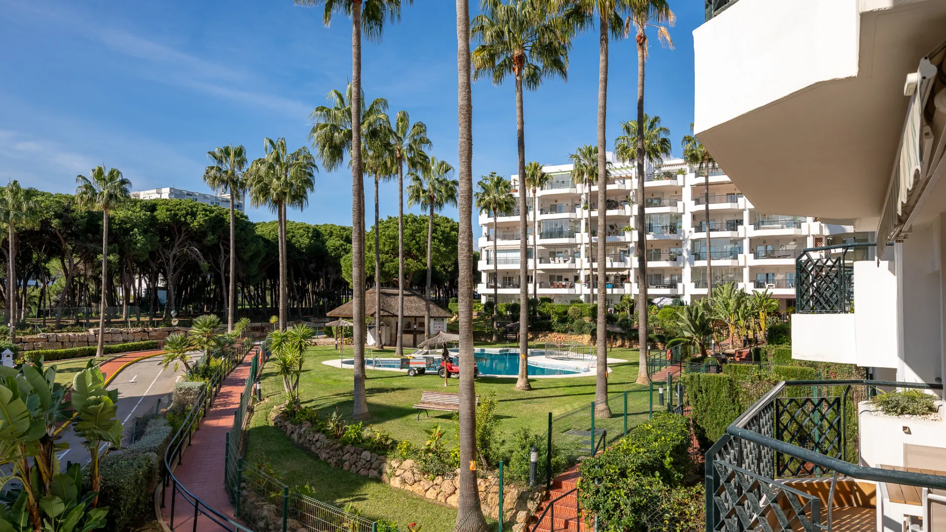 Calahonda 2 bedrooms apartment for sale