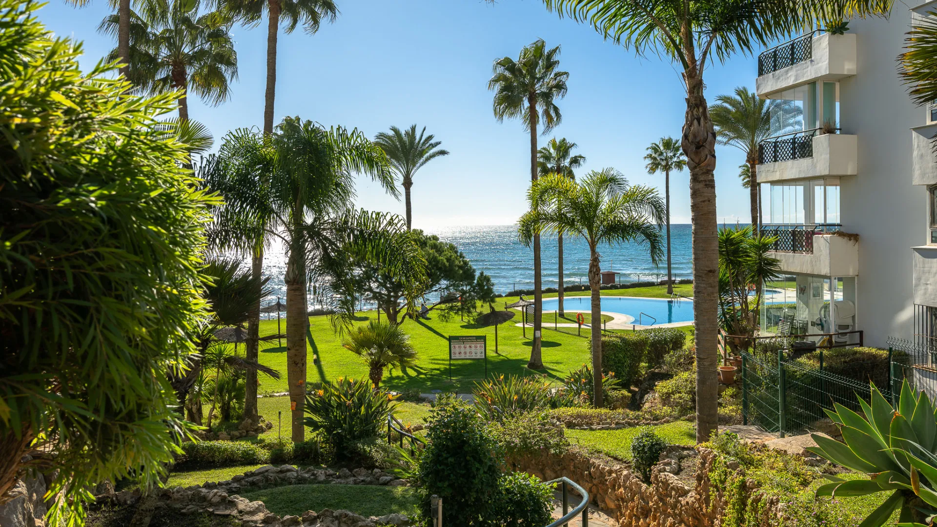 Calahonda 2 bedrooms apartment for sale