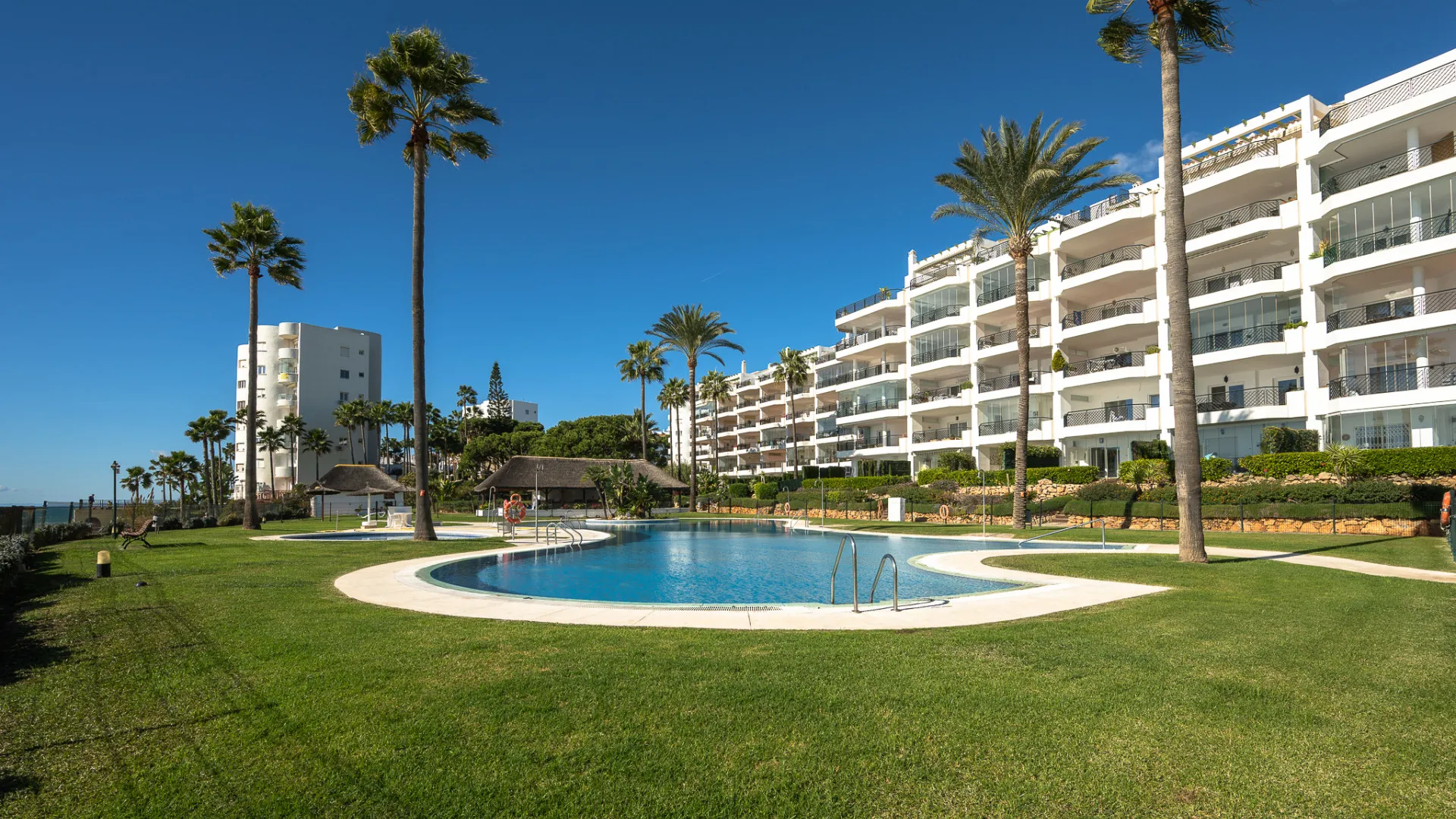 Calahonda 2 bedrooms apartment for sale