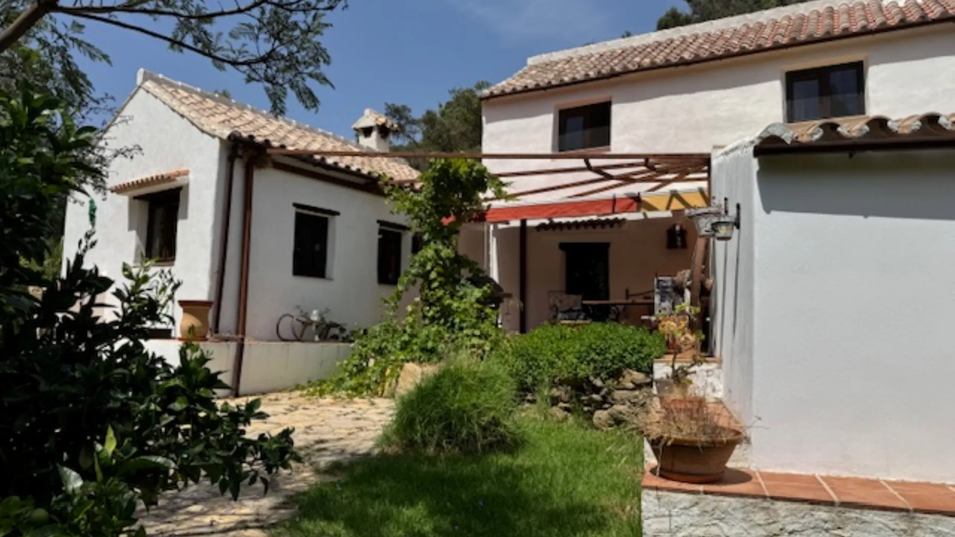 Finca for sale in Casares