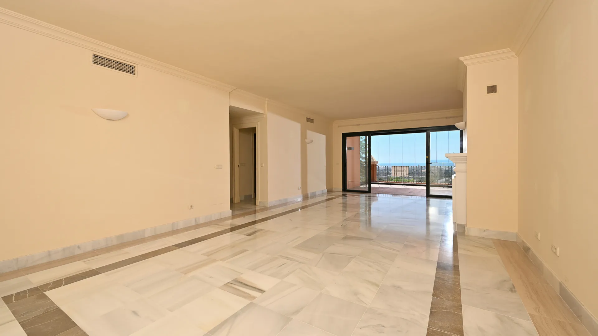 For sale apartment with 3 bedrooms in Monte Halcones