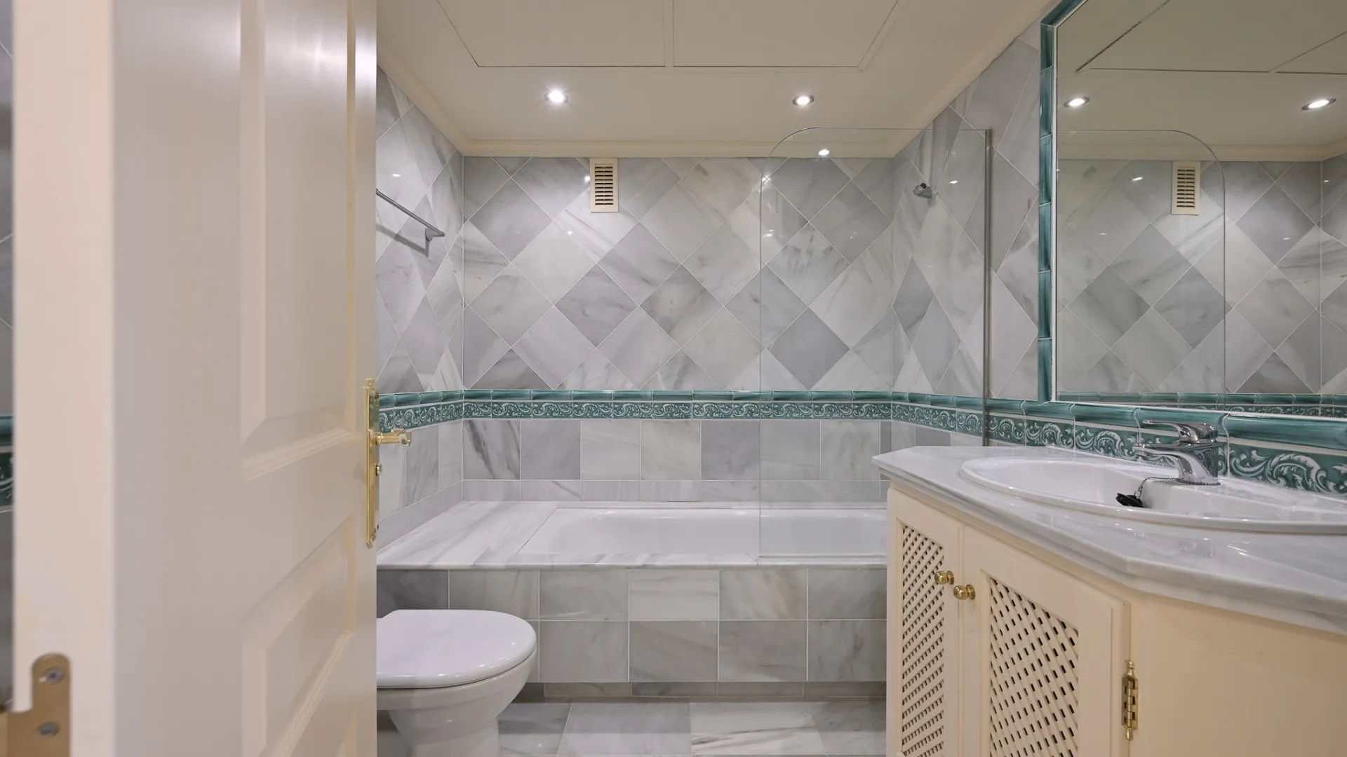 For sale apartment with 3 bedrooms in Monte Halcones