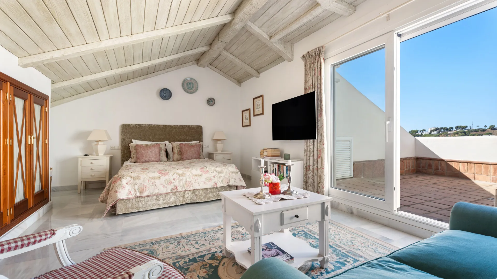 Se vende atico duplex de 3 dormitorios en Nueva Andalucia