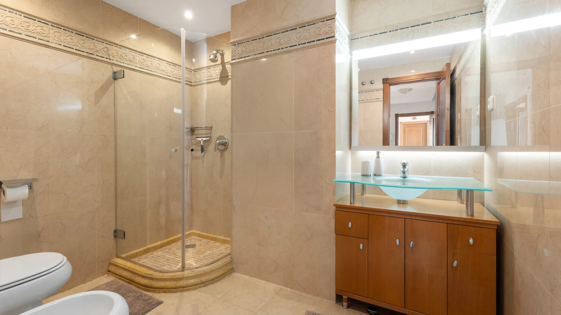 Se vende atico duplex de 3 dormitorios en Nueva Andalucia