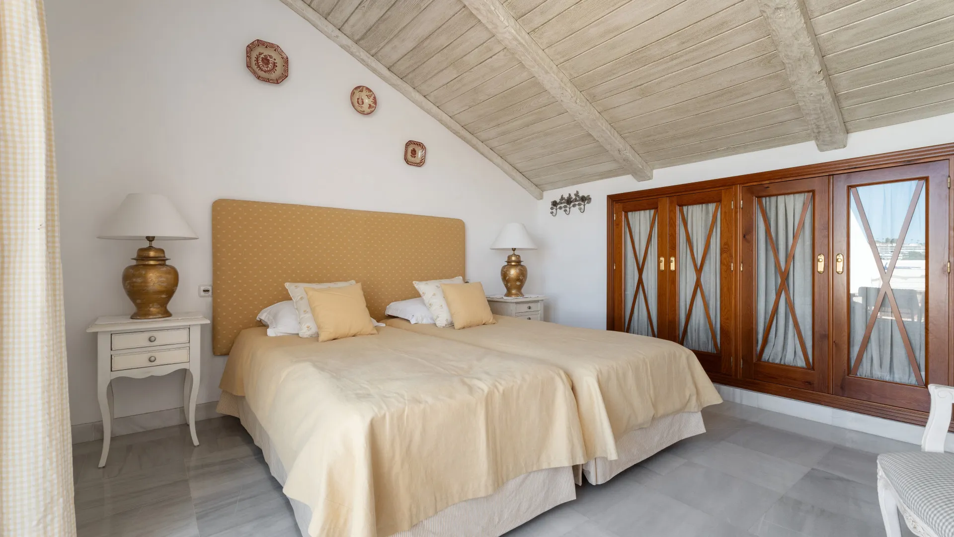 Se vende atico duplex de 3 dormitorios en Nueva Andalucia