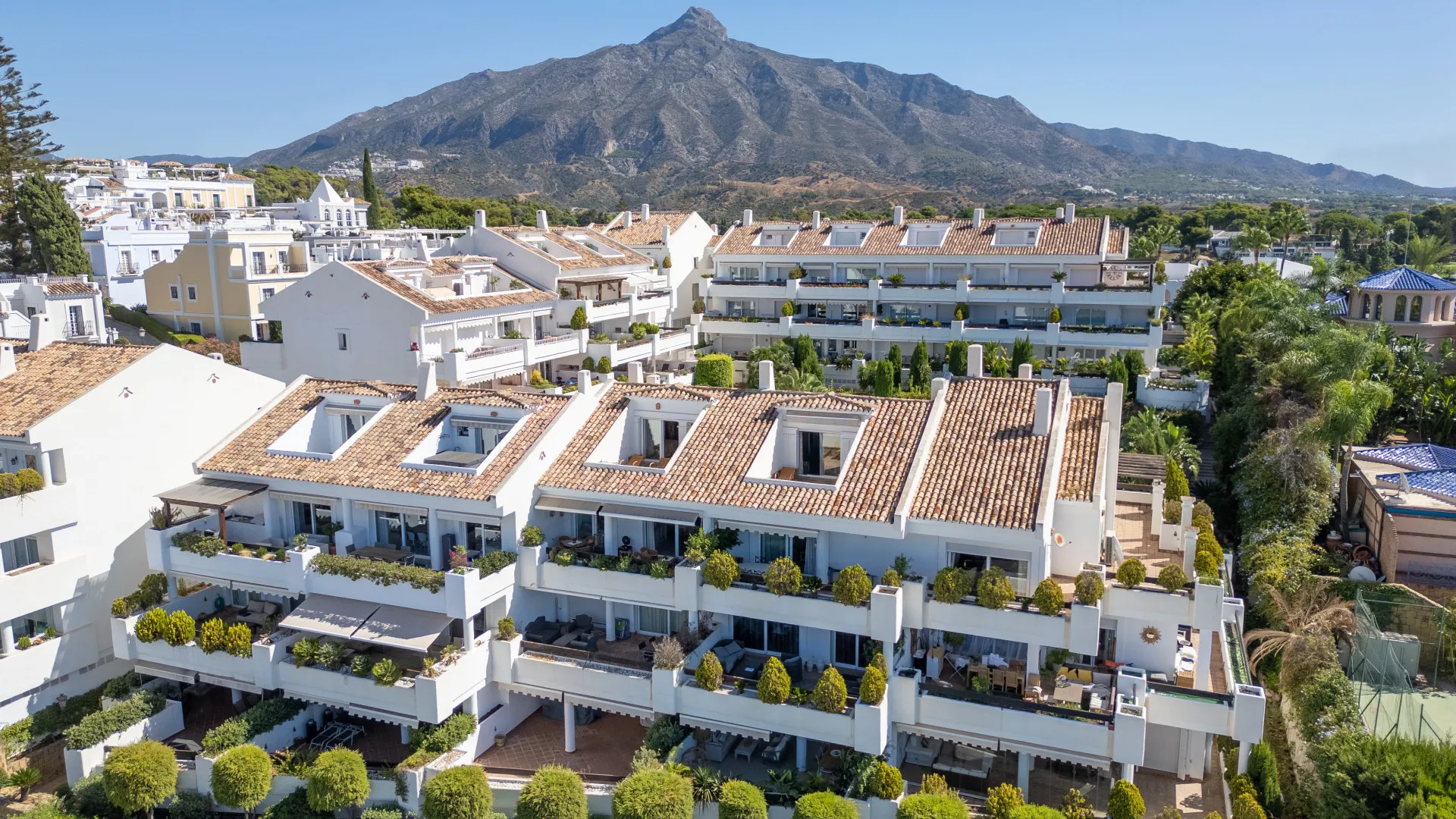 Se vende atico duplex de 3 dormitorios en Nueva Andalucia