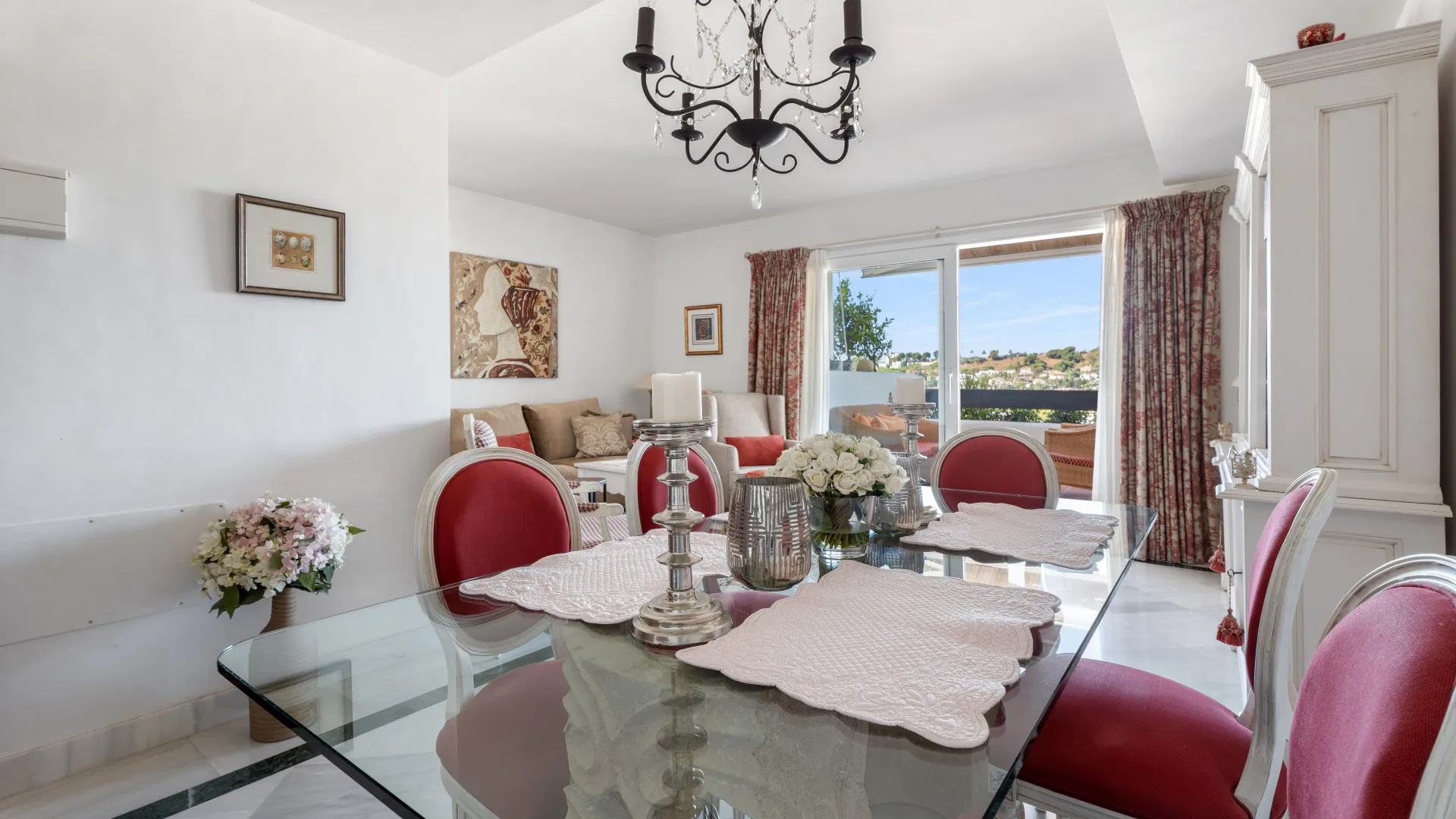 Se vende atico duplex de 3 dormitorios en Nueva Andalucia